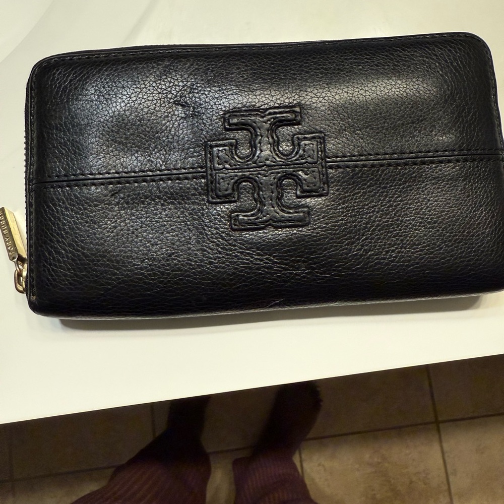 Tory Burch Black Leather Wallet (USED)